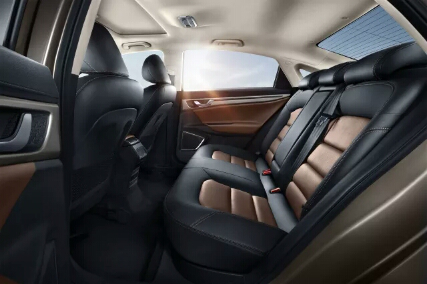 汽车内顶棚脏了，南八汽配教你怎么洗