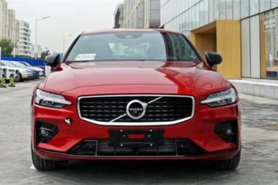 新3系又一强敌！全新沃尔沃S60L要来了，全系标配爱信8AT够劲！