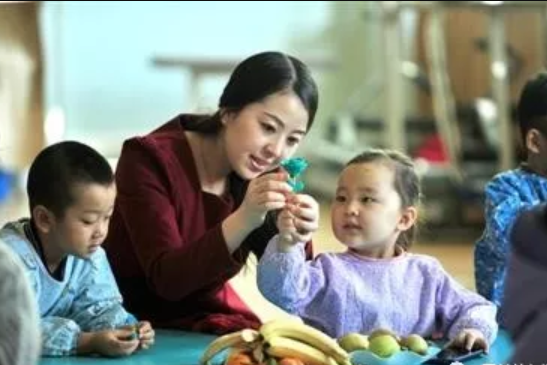 宝宝是两面派怎么办?丨幼教鸽子