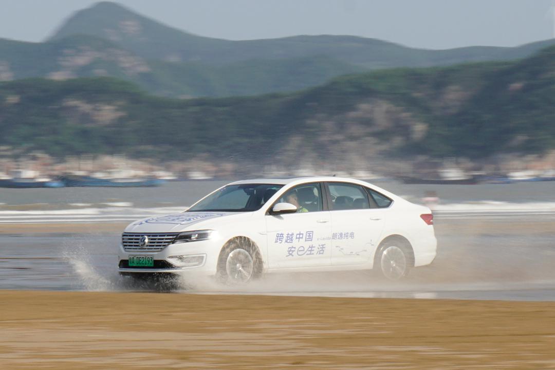 惨遭网友吐槽，这台你没见过的大众神车，其实稳得很？