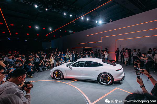 2019成都车展：保时捷首款纯电跑车Taycan上市