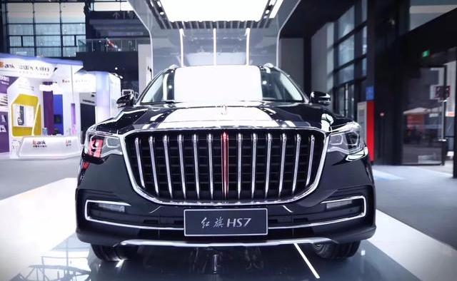 红旗终于要翻身！HS7换标来袭，比奥迪Q5气派，开出去有面子