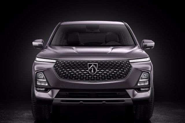 这车不火王字倒着写，新车标像钻石，网友：终于舍得换了