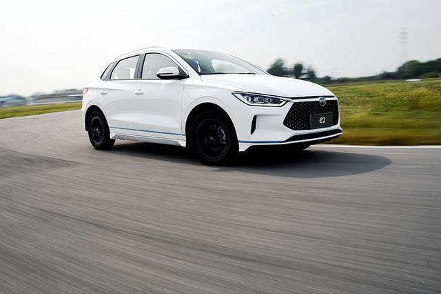 跨界设计+最大续航405km！比亚迪e2值不值得买？