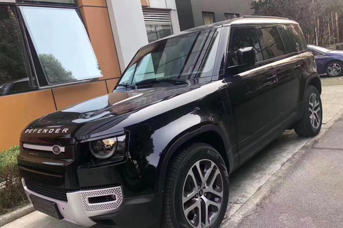 路虎卫士国内亮相,定位顶级越野但看起来更时尚，明年8月国内上市