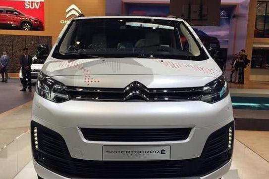 雪铁龙首款MPV亮相！配2.0T发动机+四驱，双侧滑门设计，要火了