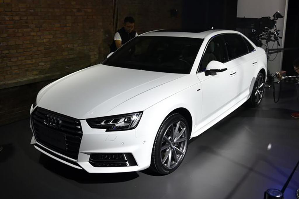 五大豪华品牌各自当家车型，其中一款官价上调另加加价提车，震惊