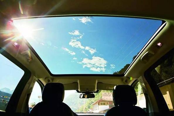 汽车上有这几样配置，国庆出游能更嗨皮