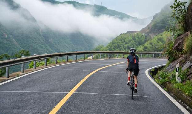 安吉天荒坪盘山公路,堪比日本的秋名山