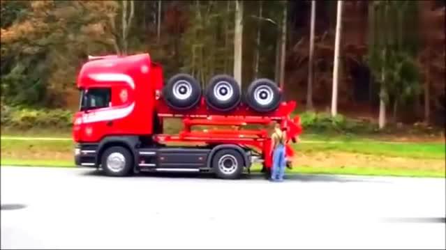 可以折叠的汽车比跑车还霸气威武