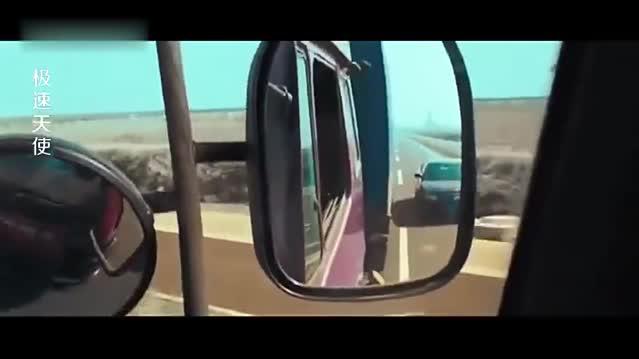 富二代开超级跑车挑衅小伙：看到我车尾灯算你赢，结果被秒成渣