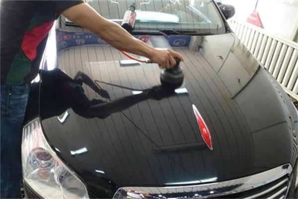 提到车之后短时间内其实没必要保养，所以新车什么时候开始打蜡