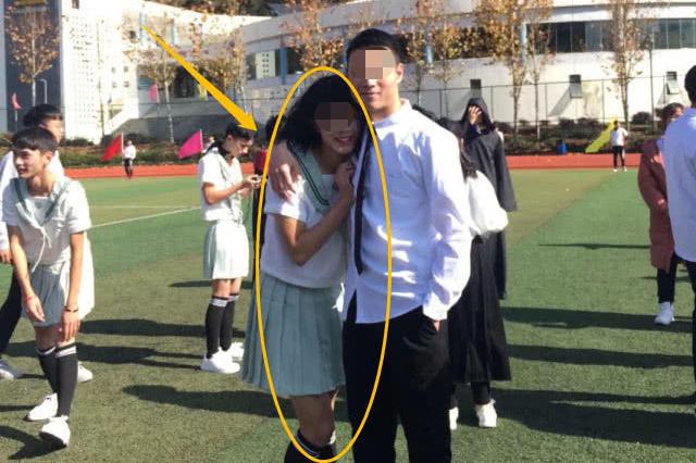 初中生遭外套"重女轻男",妈妈只让穿初中,如今患精神疾病女生版韩国裙子从小图片