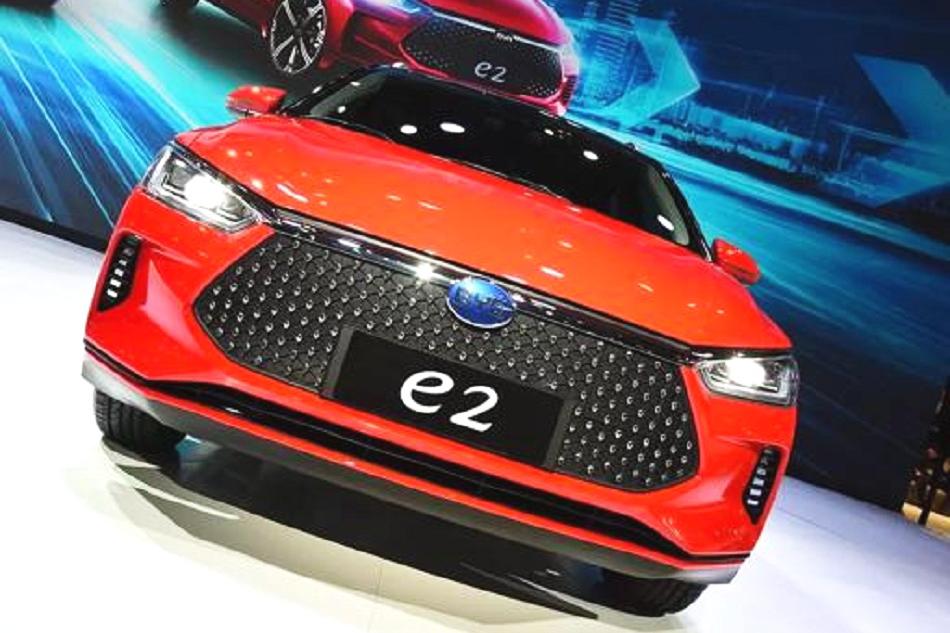 二师兄玩车 | 家族龙脸，10.1寸屏，续航360km，比亚迪新车来袭