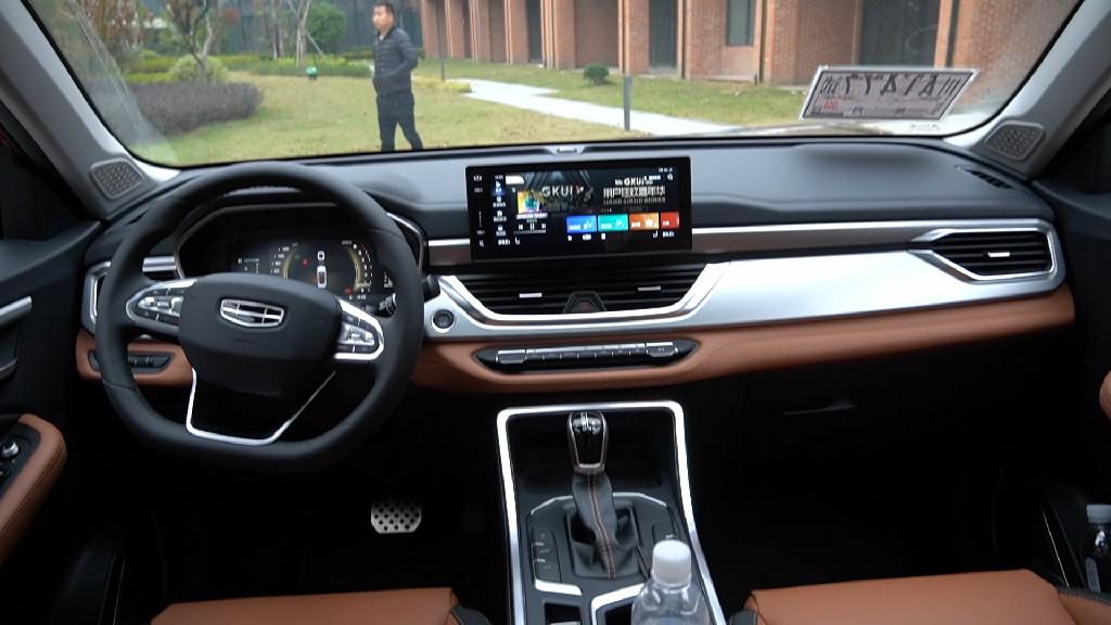 不到10万元的全新远景X6内饰更新配置更丰富