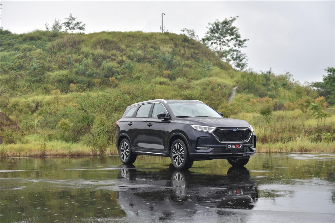 10多万的中国SUV实力有多强？这回真“上天”了！