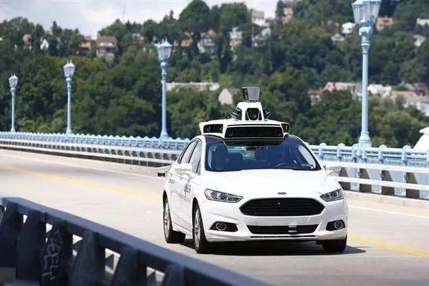 机遇总是与挑战共存，面对疫情车企应该怎么做？