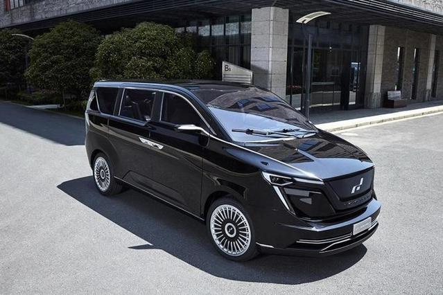 2019年上市，国产首款对开门全新MPV，电子摄像头取代外后视镜