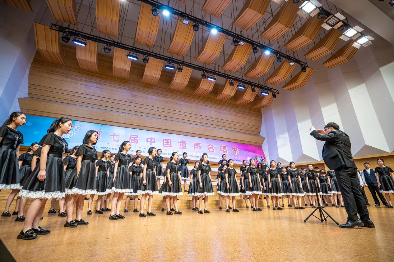 同城约人K歌全攻略:从陌生到麦霸好友的进阶指南