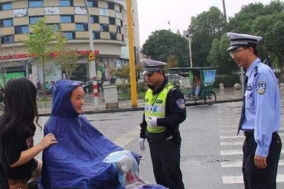 限电又出新花样，后座禁止载人，抓到必罚？交警做了解释