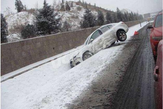 老司机教您冬季冰雪天气如何安全长途驾驶