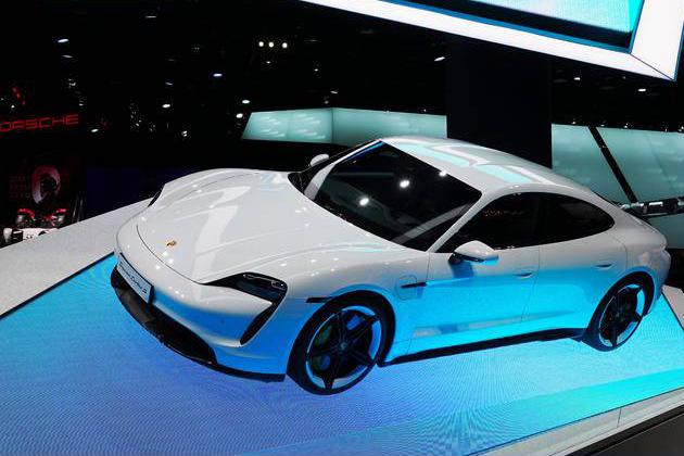 保时捷Taycan法兰克福迎车展首秀，?专属工厂投产力保交付