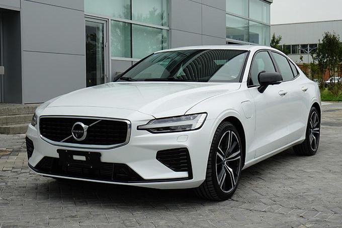 国产沃尔沃S60曝光，豪华品牌纷纷降价，S60生不逢时？