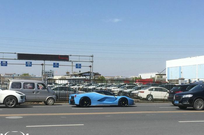 贾乃亮的拉法天价易手，2017年买的二手车，2019年卖掉，不亏反赚