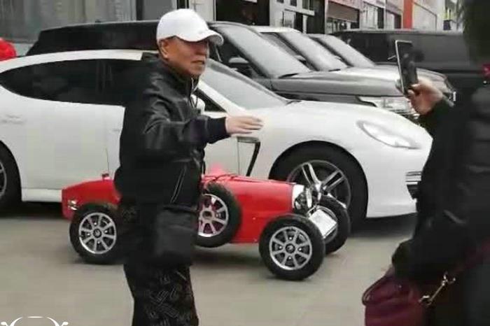 潘长江的座驾，最贵接近500万，这几台车组合堪称人生赢家