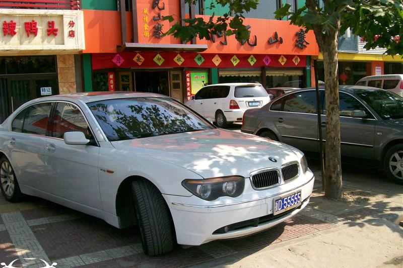 宝马铁粉，十五年换3辆顶级车，因为牌照太好，曾被人套牌
