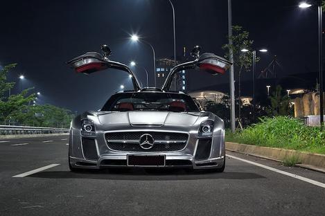 一辆“带着鸥翼准备起飞”的奔驰SLS AMG ！实在是太美！