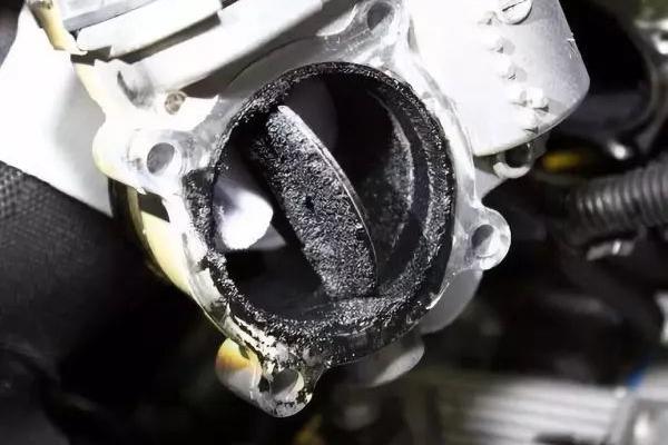 去4S店保养车让清洗节气门，这钱你要不要花？