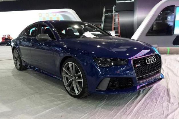 真正的梦之车，V8压榨605马力，轻质四连杆+8AT，这才是性能标杆