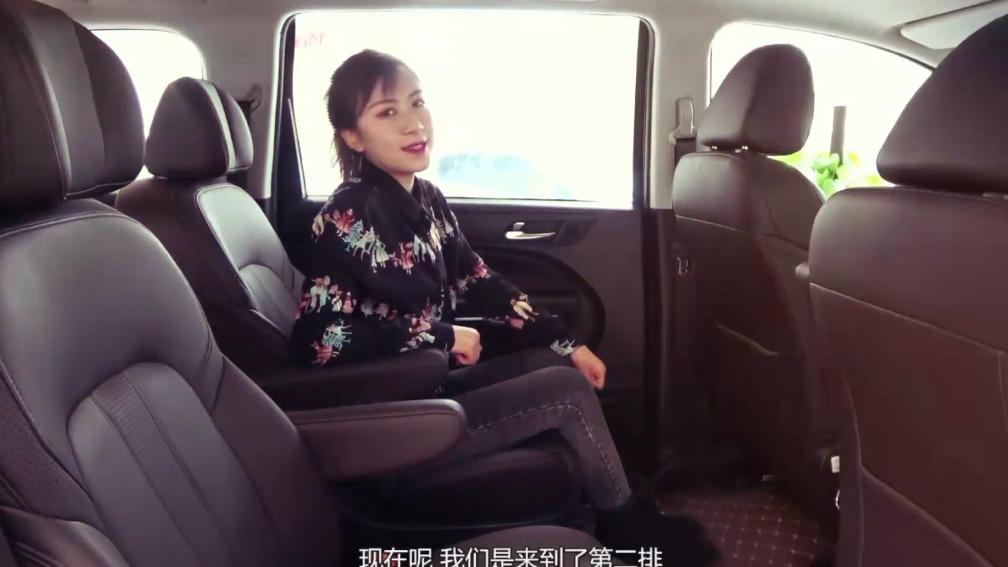 七座MPV第三排空间这么大 传祺GM6这波真是用心了