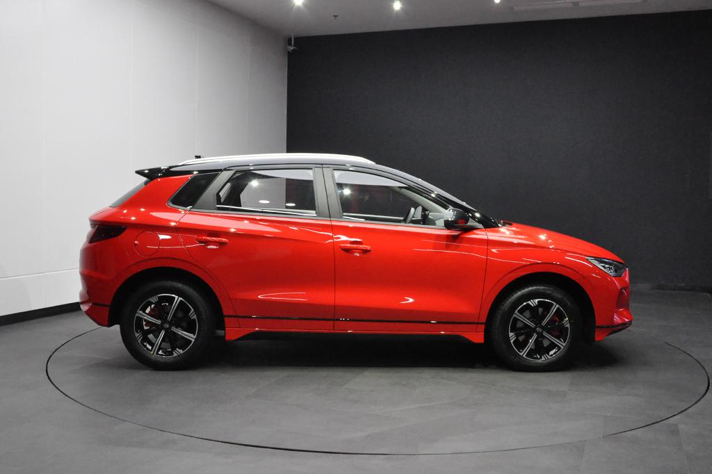 比亚迪e2正式上市 补贴后售价8.98~11.98万元