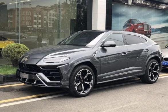 最高超跑“兰博基尼Urus”正式到店，彻底被震撼到！