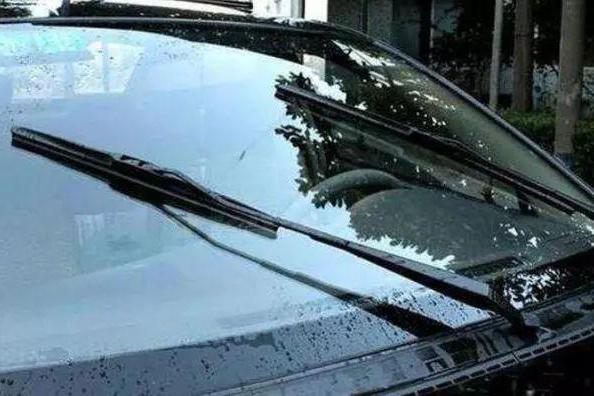 雨刮总是“咯咯”作响怎么办？教你一招轻松解决！