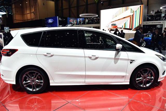 福特又一“硬货”亮相，2+3+2七座布局，配2.0T引擎，还带四驱！