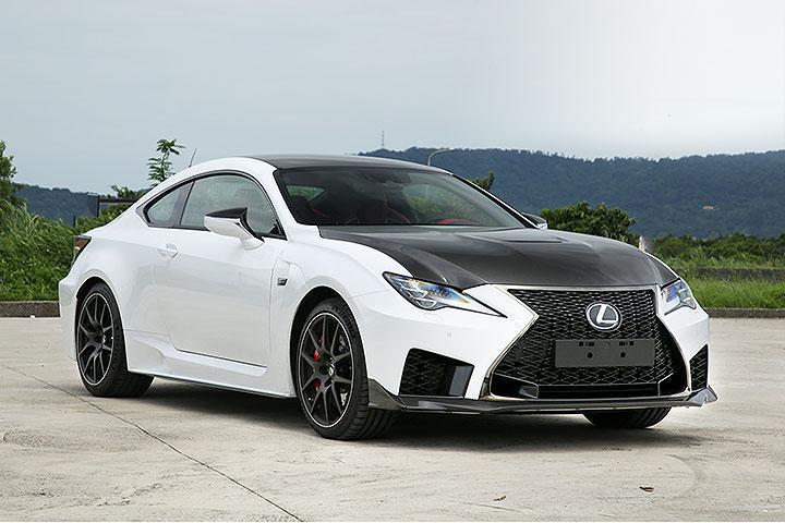 把赛车开上路，试驾小改款雷克萨斯RC F Track Edition