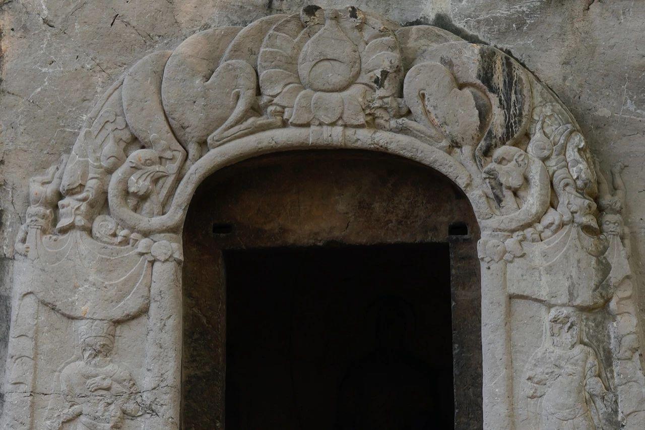 小南海石窟：集雕塑、佛经和经变石刻于一身