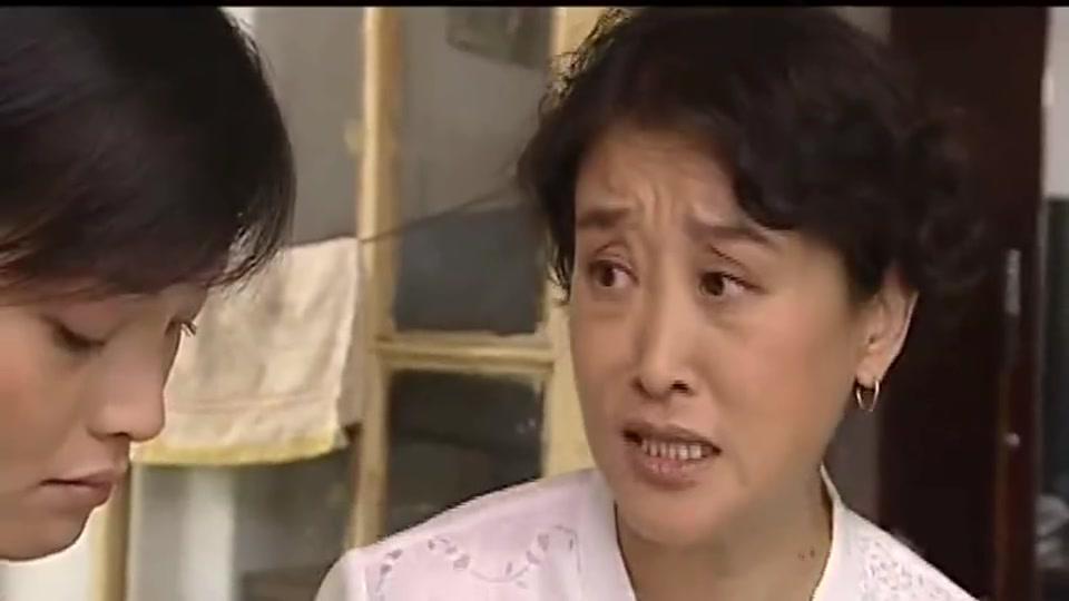杨光的快乐生活:夏丽看不上现在的杨光,倒是看上了旁边的条子!