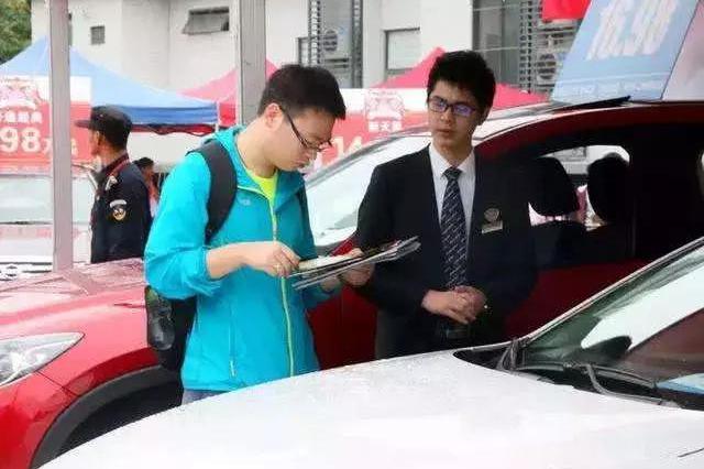 买车时这3句话千万不要说！汽车销售：一看就知道不懂车，随便坑