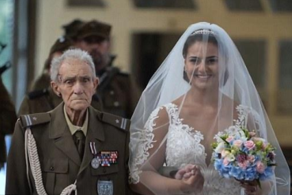 94岁二战英雄陪孙女走红毯2天后离世，最大心愿：守护国家守护你