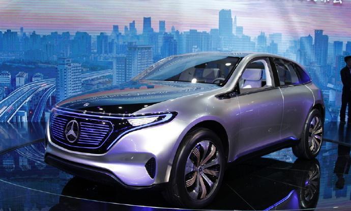 奔驰首款纯电动SUV开始接受预定…