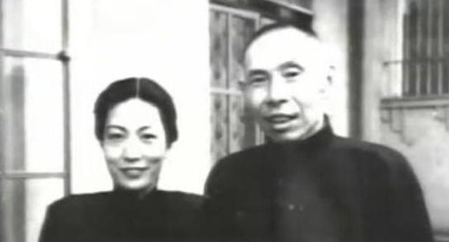 她是黄金荣的老婆,也是杜月笙的命中贵人,名望显赫却孤独而死