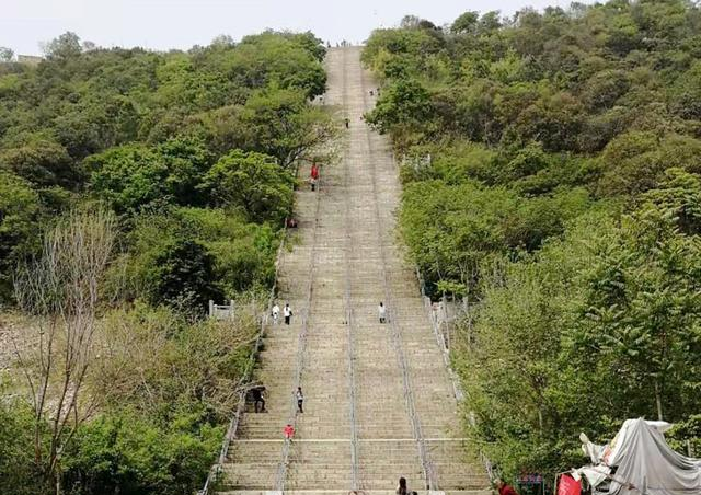 "平顶山山上山顶平",平顶山"山顶公园"别具特色
