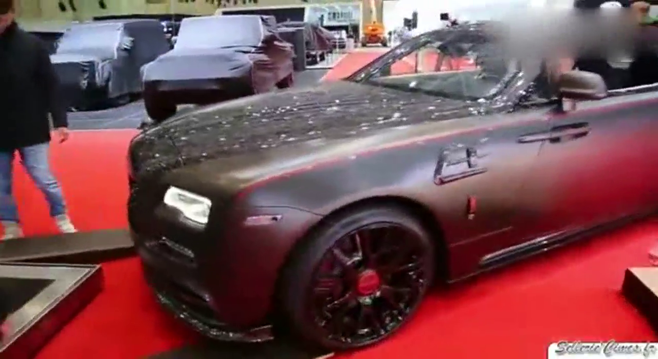 改装版的劳斯莱斯敞篷跑车，司机表示开豪车压力好大！