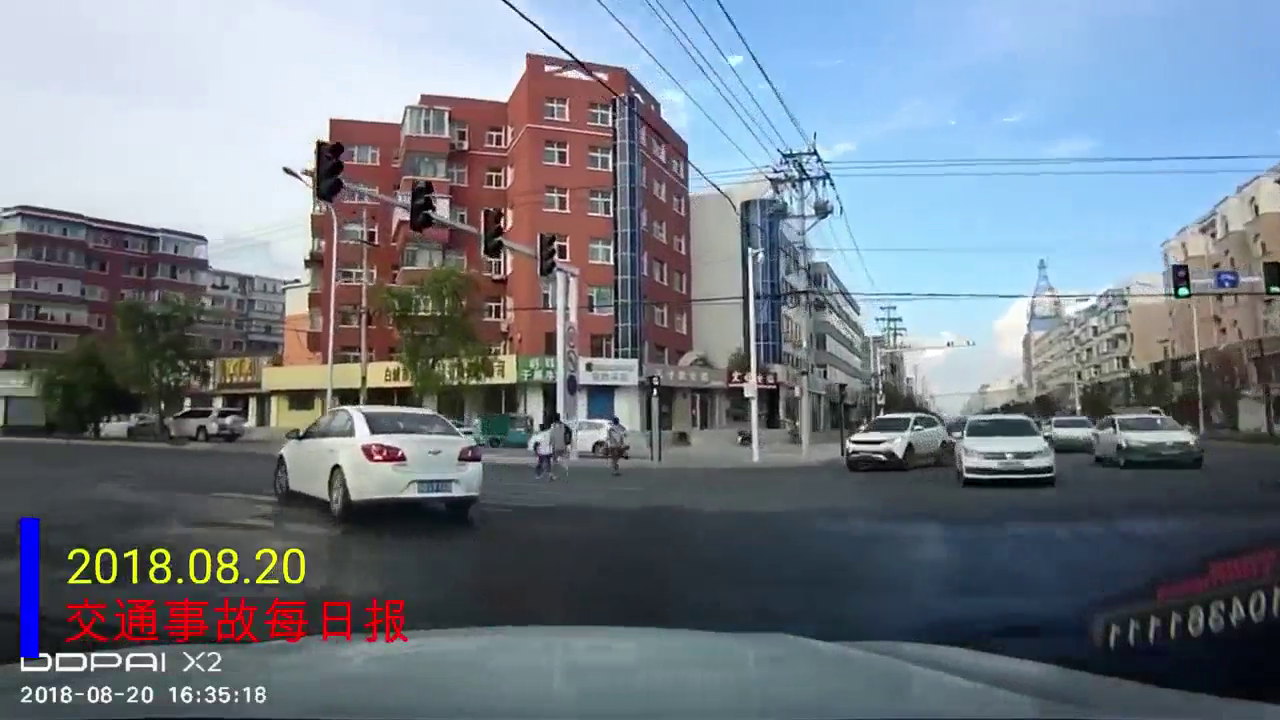 交通事故合集：不遵守交规的电动车，大家怎么看？