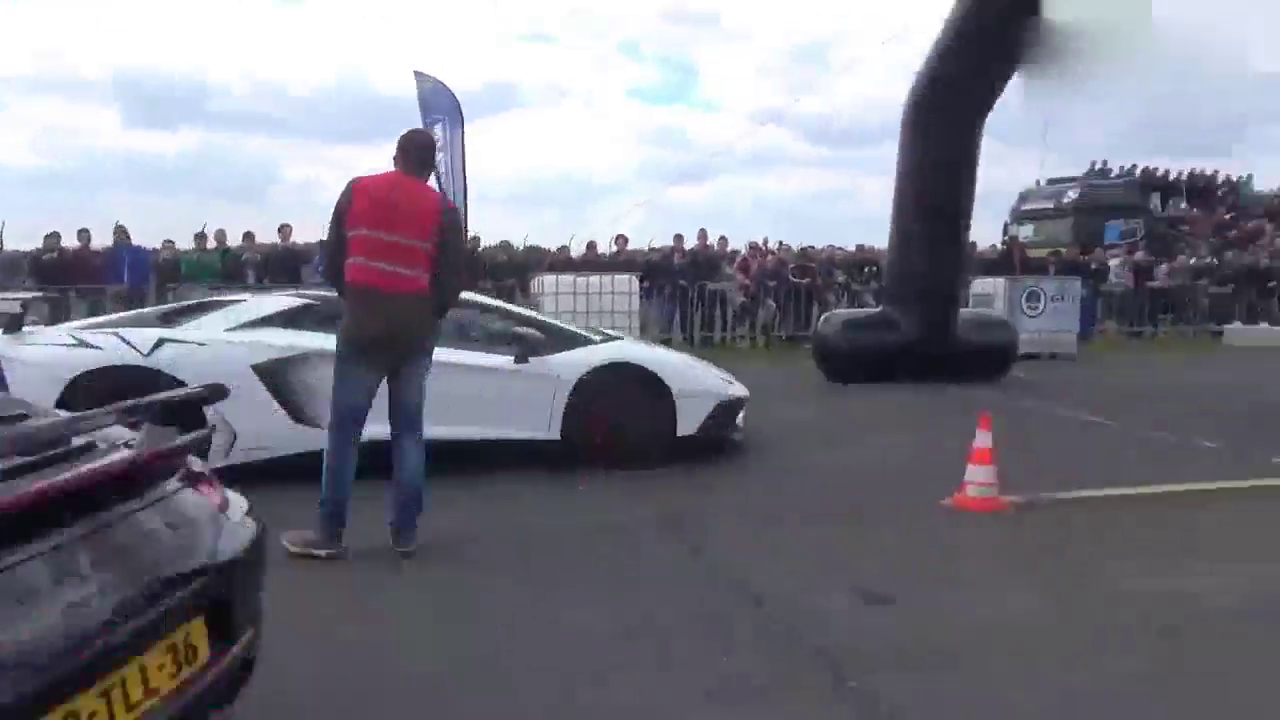 兰博基尼Aventador SV超级跑车 疯狂踩到底！画面超美