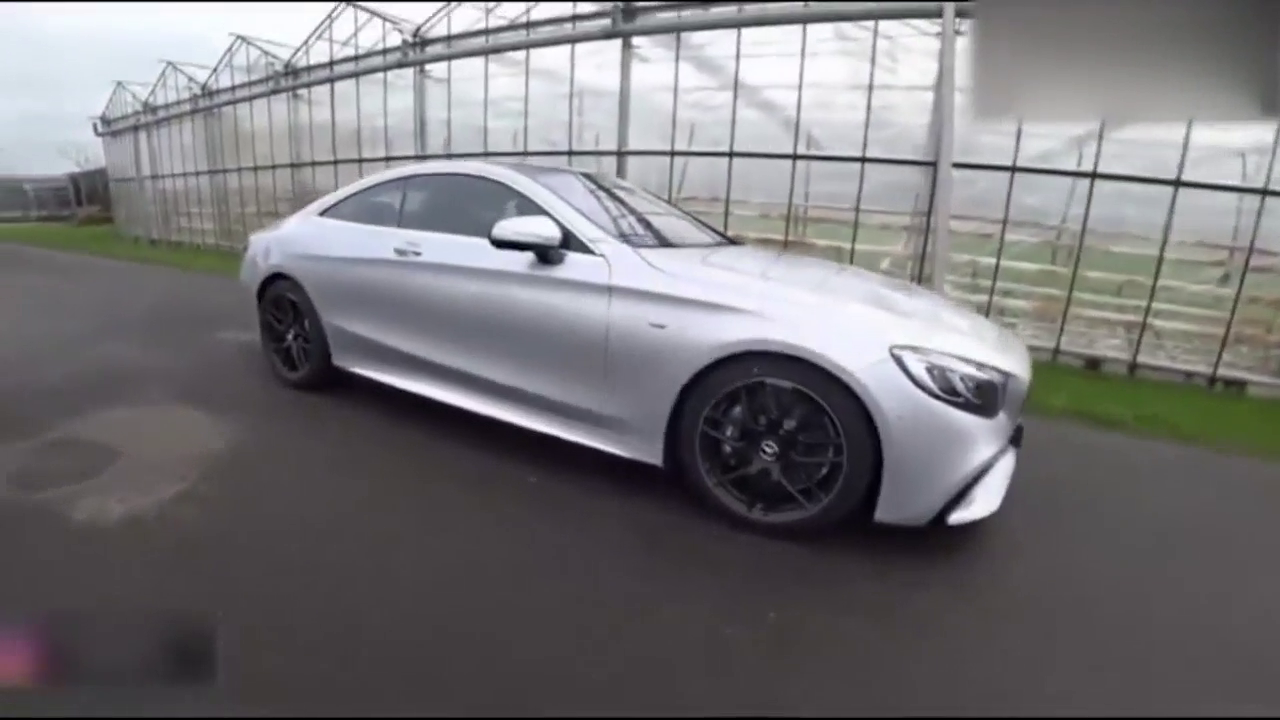 奔驰S63跑车上高速那一瞬间，才知道什么叫咆哮！